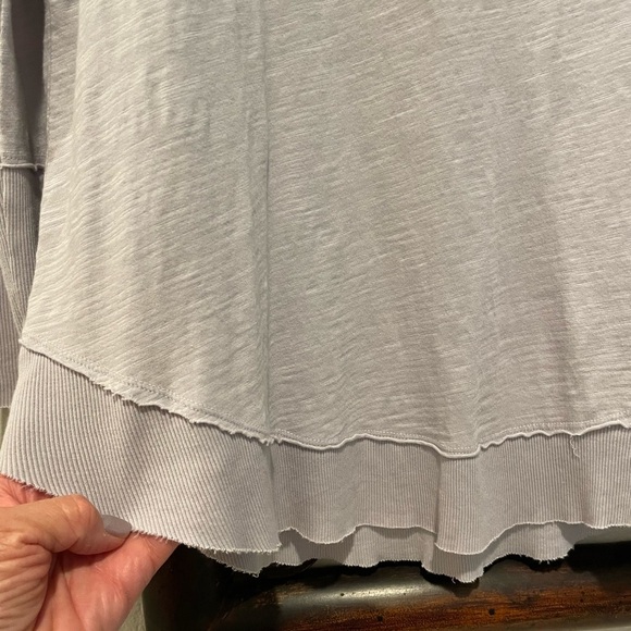 Mododoc Los Angeles gray long sleeve tunic top size small - Picture 4 of 9